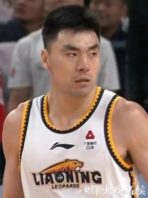 希望没有大碍!辽宁队老将李晓旭无对抗受伤 希望没有大碍!辽宁队老将李晓旭无对抗受伤