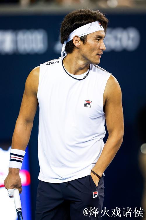 上海赛第3日布云朝克特首轮出局 吴易昺晋级32强